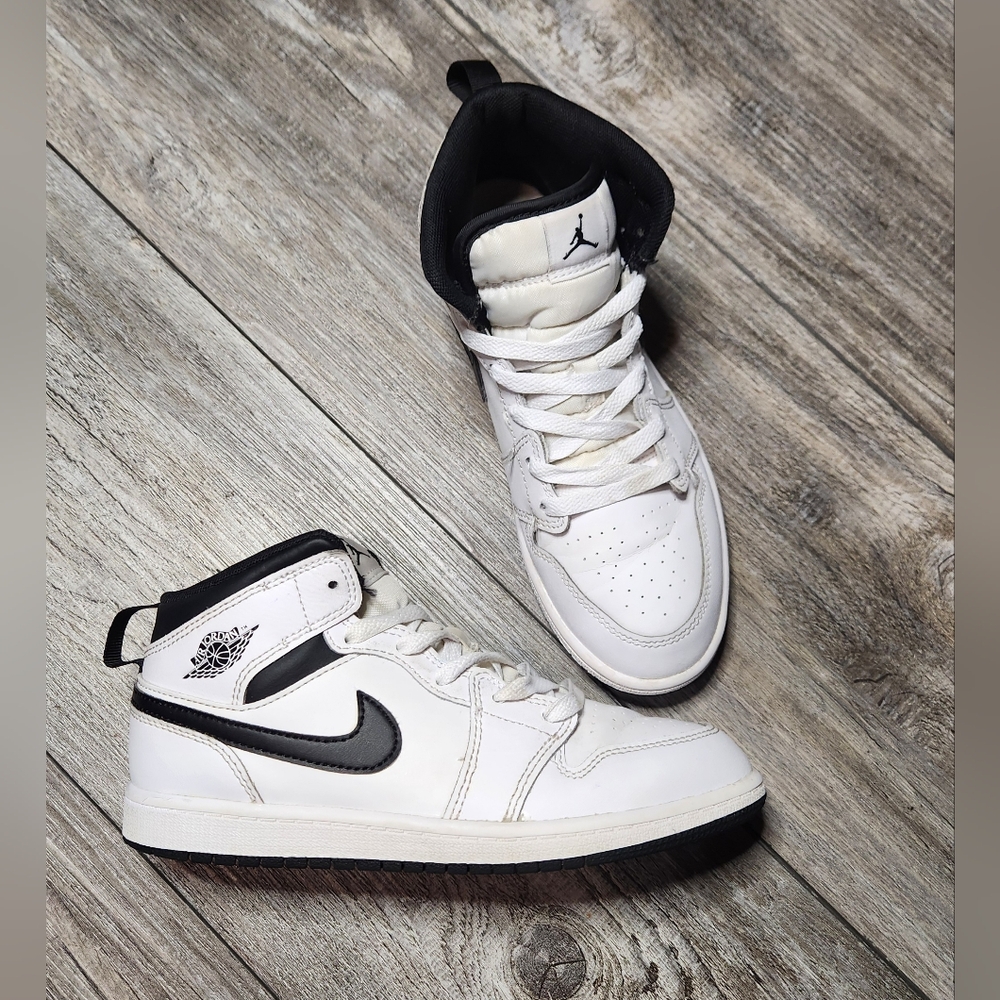 Jordan GRADE SCHOOL Air Jordan 1 Mid GS "White/Black